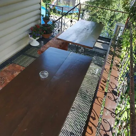 Gæstehus U Nazara *