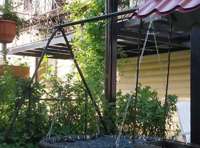 U Nazara Konukevi *